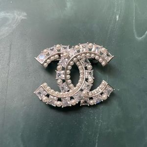 Brooch Cc style custom made, brand new.